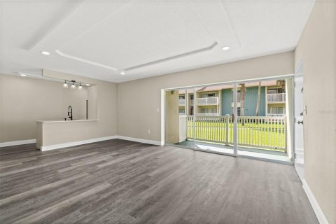 Condo in Merrit Island, Florida, 2 bedrooms  № 1872862 - photo 17