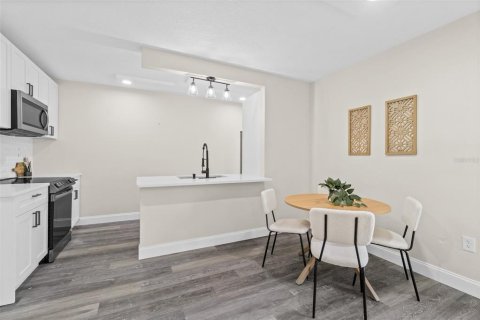 Condo in Merrit Island, Florida, 2 bedrooms  № 1872862 - photo 11