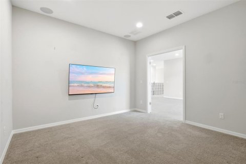 House in Oviedo, Florida 6 bedrooms, 391.12 sq.m. № 2428882 - photo 29