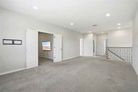 House in Oviedo, Florida 6 bedrooms, 391.12 sq.m. № 2428882 - photo 28