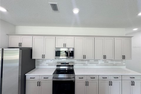 Villa ou maison à vendre à Palm Bay, Floride: 3 chambres, 175.96 m2 № 2226545 - photo 30