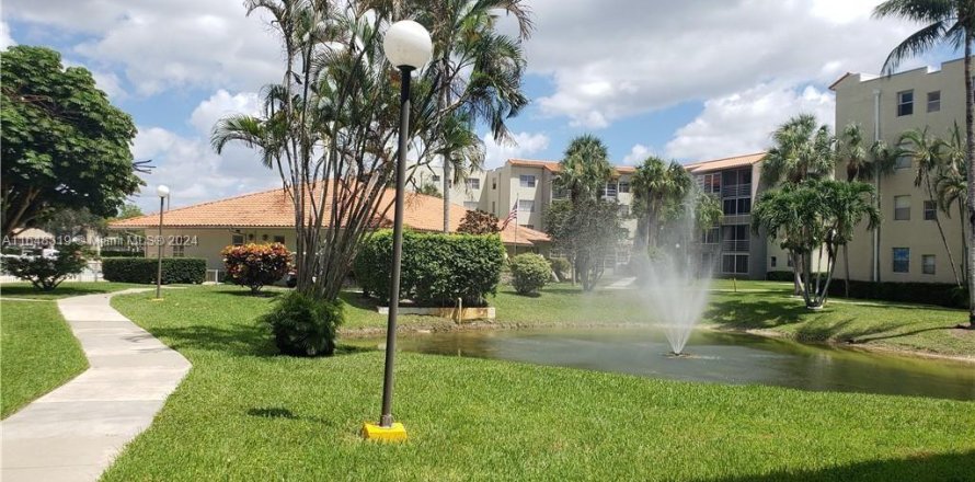 Condo in North Lauderdale, Florida, 1 bedroom  № 1859595