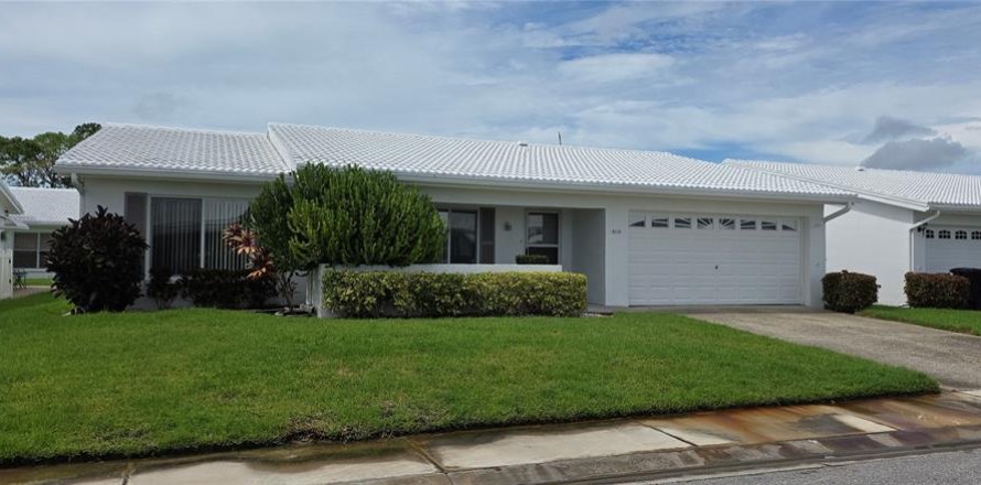 Condo in Pinellas Park, Florida, 2 bedrooms № 2353522