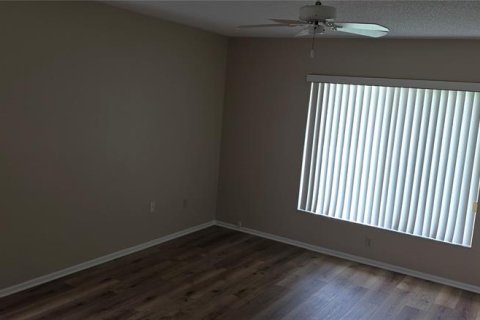 Condo in Pinellas Park, Florida, 2 bedrooms № 2353522 - photo 4