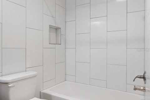 Condo in Saint Petersburg, Florida, 1 bedroom  № 2337311 - photo 19