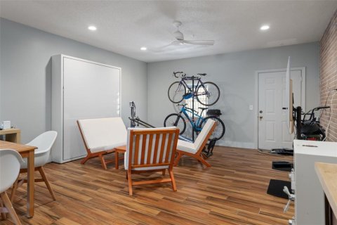 Condo in Saint Petersburg, Florida, 1 bedroom  № 2337311 - photo 13