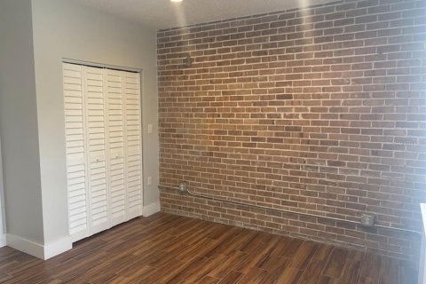 Condo in Saint Petersburg, Florida, 1 bedroom  № 2337311 - photo 26