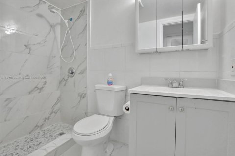 Condominio en venta en Miami Gardens, Florida, 1 dormitorio, 66.43 m2 № 1604091 - foto 15