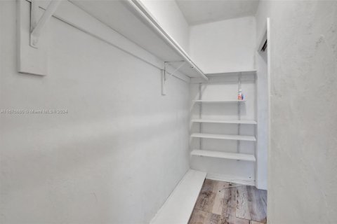 Condominio en venta en Miami Gardens, Florida, 1 dormitorio, 66.43 m2 № 1604091 - foto 22