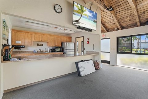 Condo in Fort Myers, Florida, 2 bedrooms  № 2239629 - photo 25