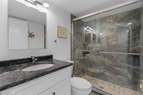 Condo in Fort Myers, Florida, 2 bedrooms  № 2239629 - photo 17