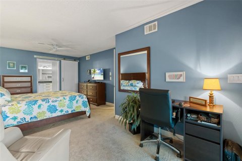 Condo in Fort Myers, Florida, 2 bedrooms  № 2239629 - photo 9