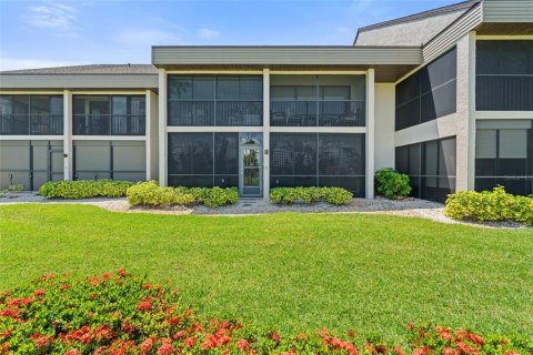 Condo in Fort Myers, Florida, 2 bedrooms  № 2239629 - photo 22
