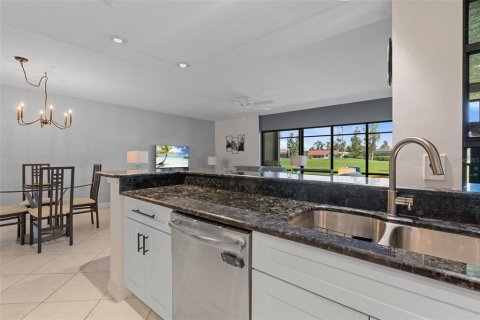 Condo in Fort Myers, Florida, 2 bedrooms  № 2239629 - photo 7