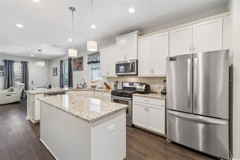Townhouse in Fish Hawk, Florida 3 bedrooms, 165.09 sq.m. № 2207298 - photo 11