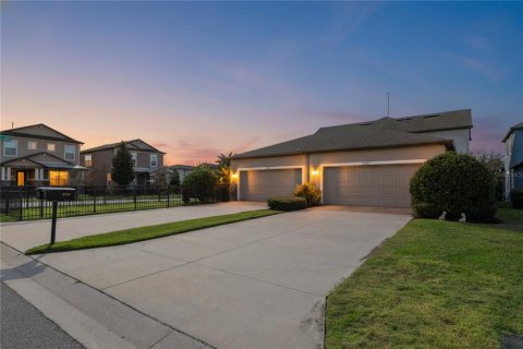 Townhouse in Fish Hawk, Florida 3 bedrooms, 165.09 sq.m. № 2207298 - photo 2