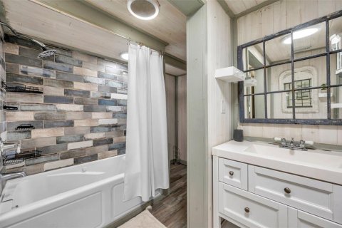 House in Saint Petersburg, Florida 3 bedrooms, 148.64 sq.m. № 1828411 - photo 27