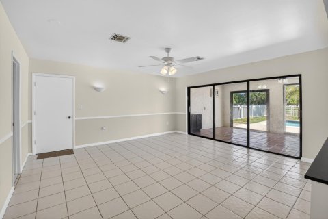 Casa en venta en Delray Beach, Florida, 3 dormitorios, 310.39 m2 № 2175499 - foto 15