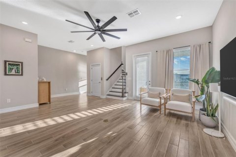 Adosado en venta en Tampa, Florida, 4 dormitorios, 265.05 m2 № 2272945 - foto 15