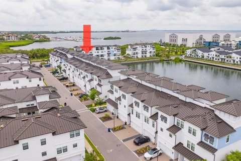 Adosado en venta en Tampa, Florida, 4 dormitorios, 265.05 m2 № 2272945 - foto 5