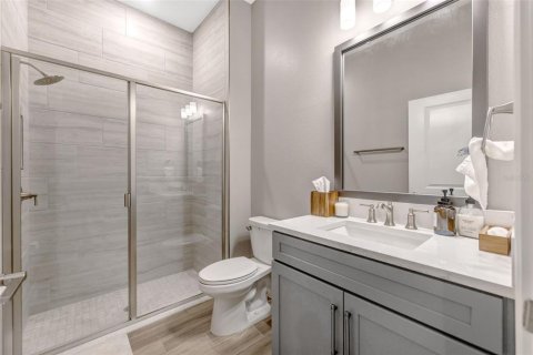 Adosado en venta en Tampa, Florida, 4 dormitorios, 265.05 m2 № 2272945 - foto 9