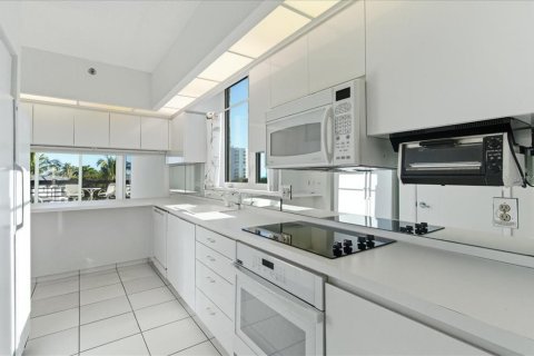 Condo in Longboat Key, Florida, 3 bedrooms № 2233525 - photo 21