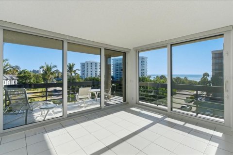 Condo in Longboat Key, Florida, 3 bedrooms № 2233525 - photo 2