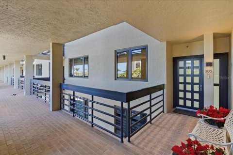 Condo in Longboat Key, Florida, 3 bedrooms № 2233525 - photo 11