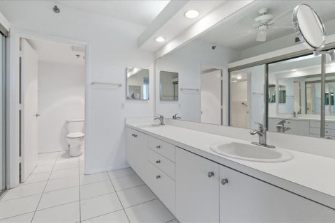 Condo in Longboat Key, Florida, 3 bedrooms № 2233525 - photo 27