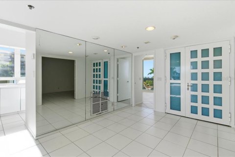 Condo in Longboat Key, Florida, 3 bedrooms № 2233525 - photo 13