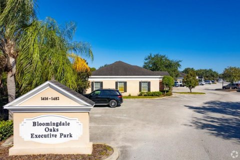 Commercial property in Valrico, Florida 139.35 sq.m. № 1837277 - photo 2