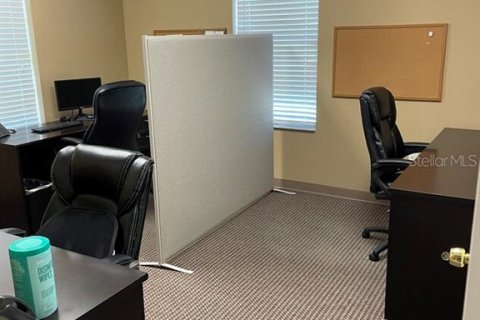 Commercial property in Valrico, Florida 139.35 sq.m. № 1837277 - photo 9
