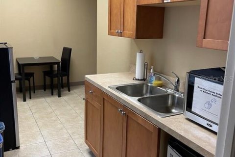 Commercial property in Valrico, Florida 139.35 sq.m. № 1837277 - photo 3