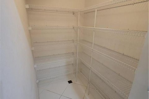 Купить виллу или дом в Мирамар, Флорида 5 комнат, 317.45м2, № 2249960 - фото 8