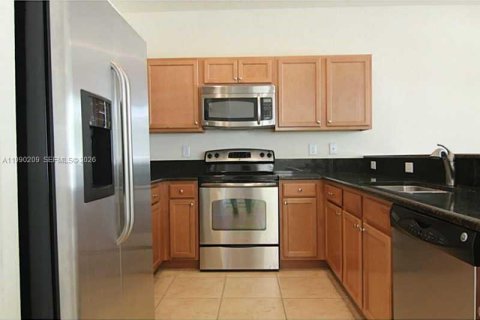 Casa en venta en Doral, Florida, 3 dormitorios, 185.06 m2 № 2052081 - foto 13