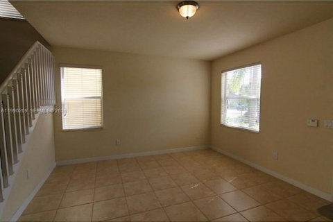 Casa en venta en Doral, Florida, 3 dormitorios, 185.06 m2 № 2052081 - foto 7