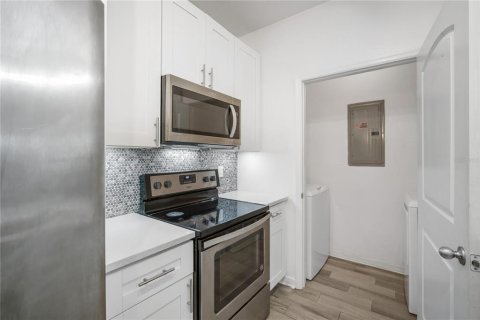 Condominio en alquiler en Tampa, Florida, 2 dormitorios, 100.33 m2 № 1906484 - foto 6
