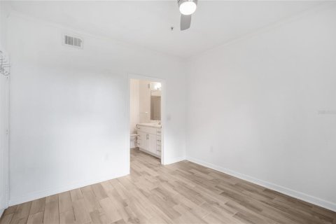 Condominio en alquiler en Tampa, Florida, 2 dormitorios, 100.33 m2 № 1906484 - foto 13