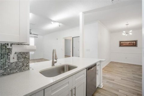 Condominio en alquiler en Tampa, Florida, 2 dormitorios, 100.33 m2 № 1906484 - foto 7