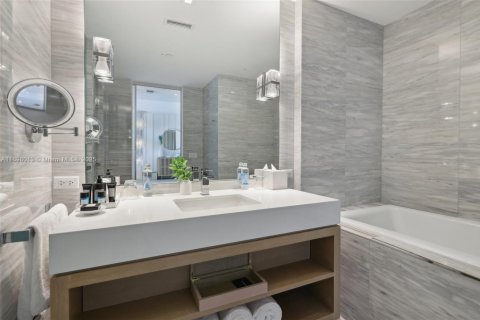 Condominio en venta en Miami Beach, Florida, 2 dormitorios, 95.32 m2 № 1727388 - foto 21