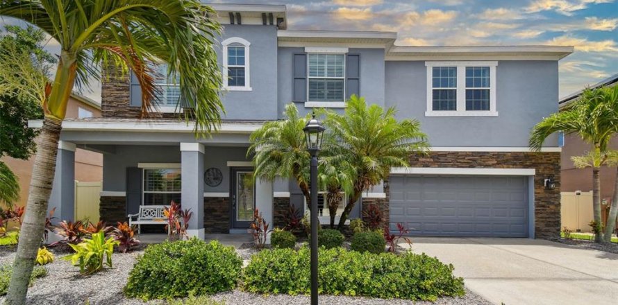 House in Pinellas Park, Florida 5 bedrooms, 311.13 sq.m. № 1873192
