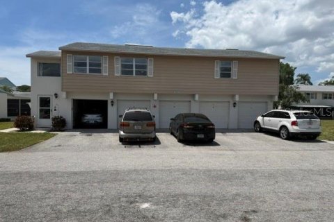 Condominio en Saint Petersburg, Florida, 2 dormitorios № 2236018