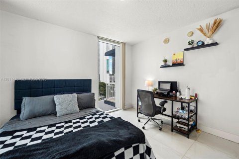 Condo in Miami, Florida, 3 bedrooms № 2075194 - photo 9