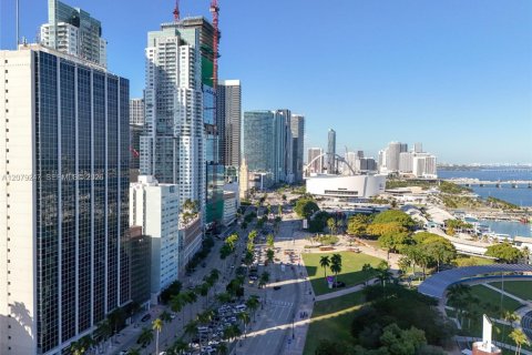 Condo in Miami, Florida, 1 bedroom  № 2351289 - photo 23