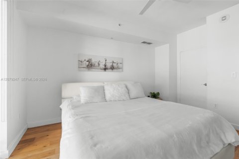 Condo in Miami, Florida, 1 bedroom  № 2351289 - photo 17