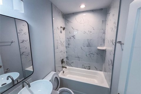 Propiedad comercial en venta en Port Charlotte, Florida, 107.95 m2 № 2105159 - foto 8