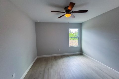 Propiedad comercial en venta en Port Charlotte, Florida, 107.95 m2 № 2105159 - foto 6