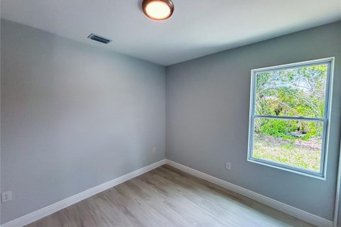 Propiedad comercial en venta en Port Charlotte, Florida, 107.95 m2 № 2105159 - foto 7