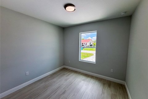 Propiedad comercial en venta en Port Charlotte, Florida, 107.95 m2 № 2105159 - foto 4