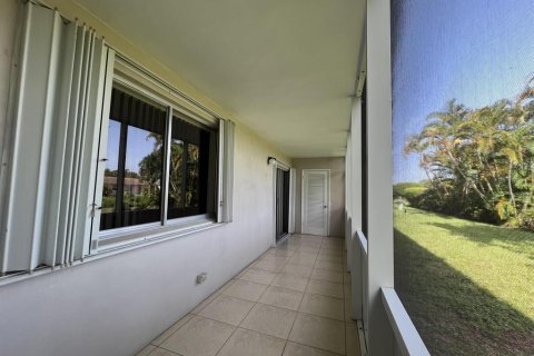 Condo in Lake Worth, Florida, 2 bedrooms  № 615205 - photo 1